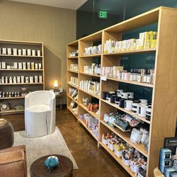 Betty's Bath & Day Spa - Reception area
