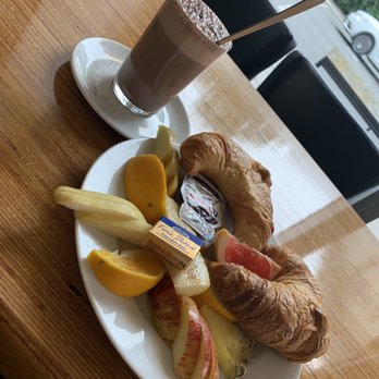 Cafe Albrecht - Französisches Frühstück mit einer heißen Schokolade für 7,40€ - Bakeries Near Me - Berlin, BE Cafe Albrecht - Französisches Frühstück mit einer heißen Schokolade für 7,40€ - Bakeries Near Me - Berlin, BE