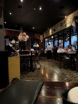 BODEGA 8 by null