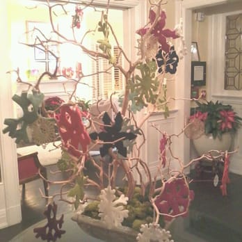 Delta Delta Delta Sorority - Xmas center piece - University Housing Near Me - Los Angeles, California Delta Delta Delta Sorority - Xmas center piece - University Housing Near Me - Los Angeles, California