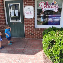Pelican's SnoBalls - Front entrance