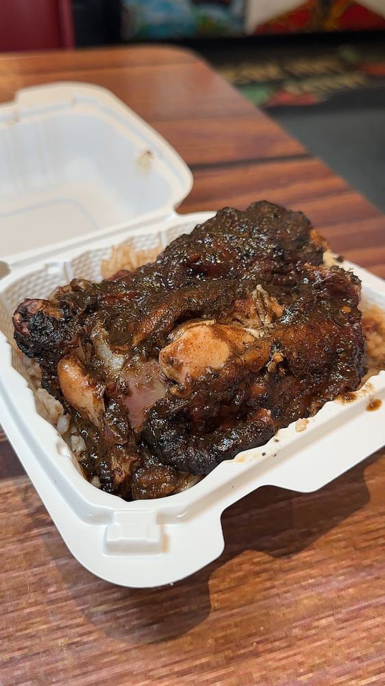 Food from Jerk Hut Eatery