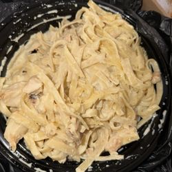 Super Pizza - Chicken Alfredo
