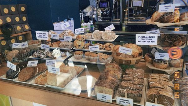 Olive & Finch by null