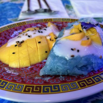 Funky Elephant - Mango and sticky rice yas - Thai Near Me - Berkeley, California