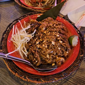 C3 Lounge - Pad thai w shrimp - Lounges Near Me - Las Vegas, Nevada C3 Lounge - Pad thai w shrimp - Lounges Near Me - Las Vegas, Nevada