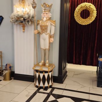 Hotel Carmichael - Decor in the lobby - Hotels Near Me - Carmel, Indiana