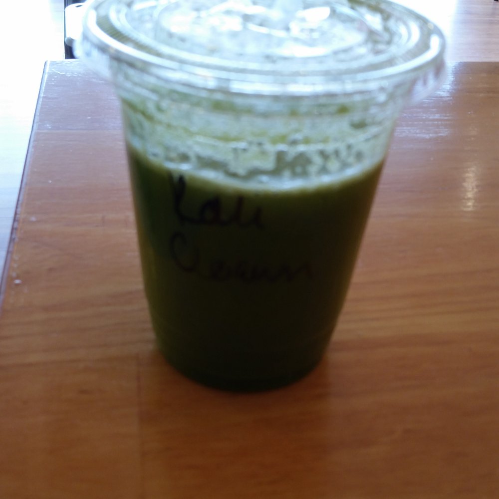 Kale cleanse, yummy. Kale cleanse, yummy.