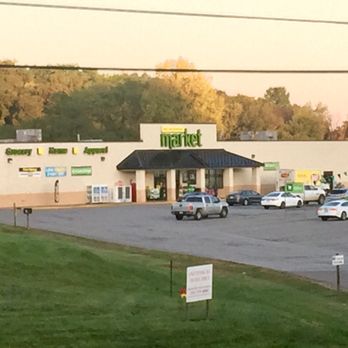 Dollar General Market - parking lot with cars parked in front - Discount Store Near Me - Carrollton, Ohio Dollar General Market - parking lot with cars parked in front - Discount Store Near Me - Carrollton, Ohio