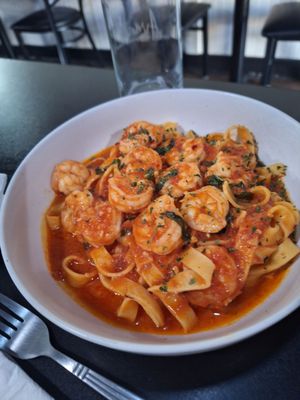 Avanti Pizzeria, Trattoria and Market by null