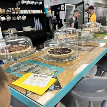 Piefalootin - Pies that don't need to be cold - Desserts Near Me - Garland, Texas