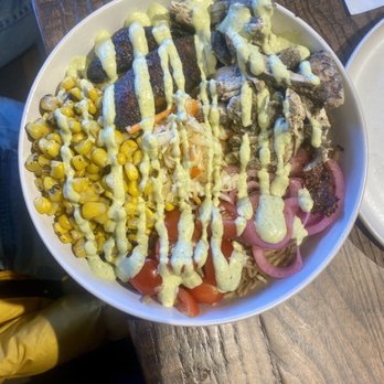 Zeke's Kitchen & Bar - Jerk Chicken Rice Bowl - New American Near Me - Smyrna, Georgia