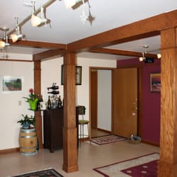 Stag Hollow Wines - Inside tasting room