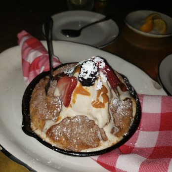 Moonshine Grill - Skillet apple pie - Southern Near Me - Austin, Texas