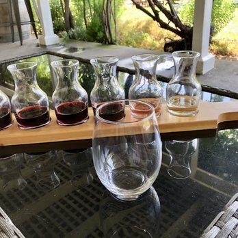 Indian Rock Vineyards - wine tasting flight - Wine Tasting Room Near Me - Murphys, California
