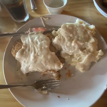 Rusty Spur Steakhouse - Chicken Fried Chicken with mashed potatoes and side salad. - Steakhouses Near Me - Murdo, South Dakota