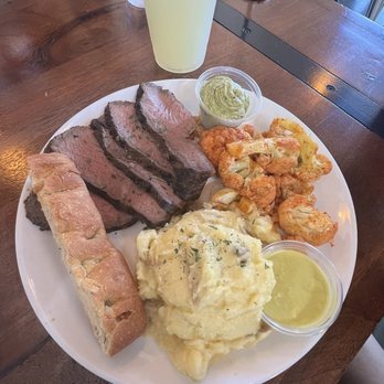 Bushfire Kitchen - Riverside - American Near Me - Riverside, California