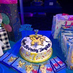 Sweet Tooth - Pikachu cake