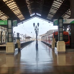 Mall Paseo Estación - Estacionamiento de trenes, parte del centro comercial.