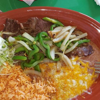 El Chipotle Taqueria - Carne asada plate. So darn good!!! The beans & rice were soooo tasty, like we made them at home! - Mexican Near Me - Soquel, California