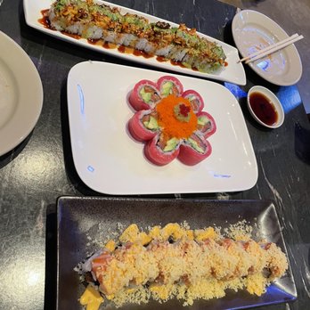 Sushi Nini - Sushi Bars Near Me - Round Rock, Texas