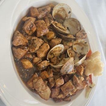 Lisbon Cafe - Pork clams and potatoes - Portuguese Near Me - Jericho, New York