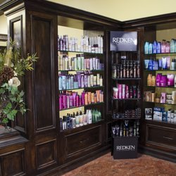 Salone Di Capelli - As an Elite Redken salon, Salone Di Capelli features the full Redken & Pureology product lines!