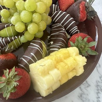 Edible Arrangements - You clearly see three different color pineapple - Gift Shops Near Me - Houston, Texas
