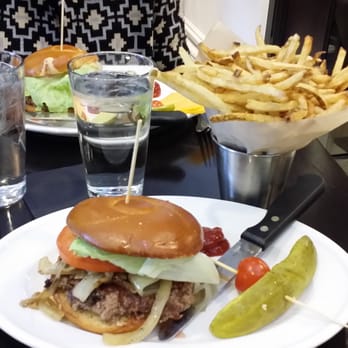 Primeburger - $28.00 for what you are seeing. Hardly worth it!! - Burgers Near Me - Las Vegas, Nevada Primeburger - $28.00 for what you are seeing. Hardly worth it!! - Burgers Near Me - Las Vegas, Nevada