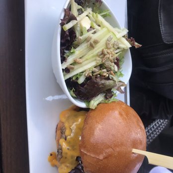 Taylors Landing - Landing burger - Bars Near Me - Don Mills, Ontario