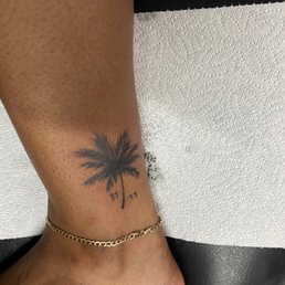 Palm tree with wedding date