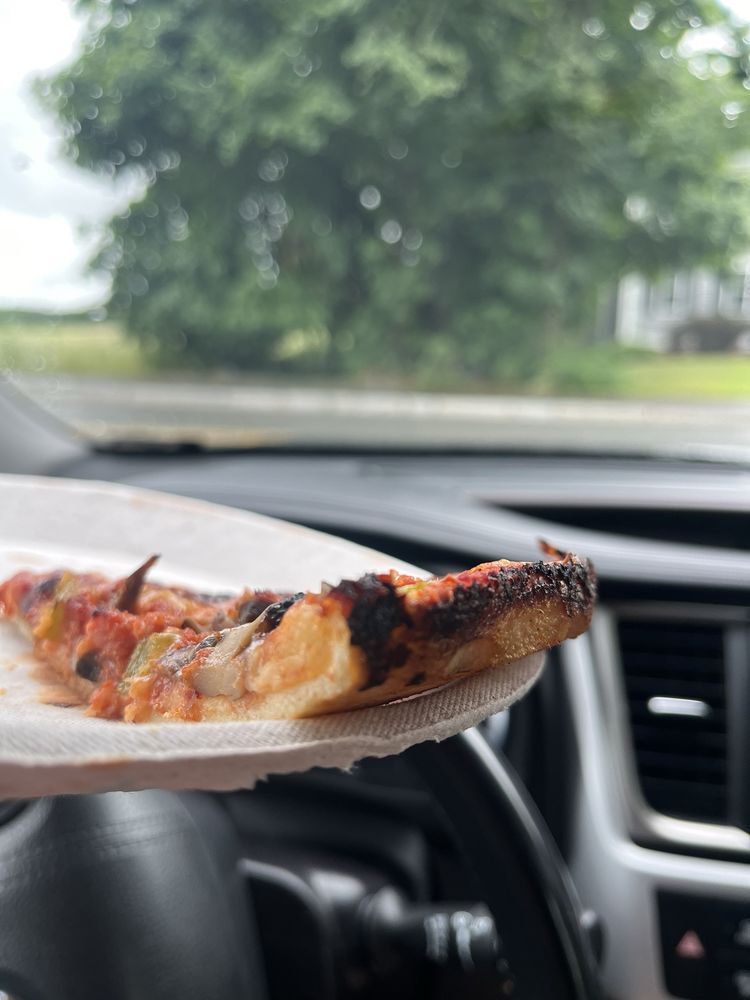 J’S FLYING PIZZA Updated October 2024 17 Photos & 83 Reviews 815