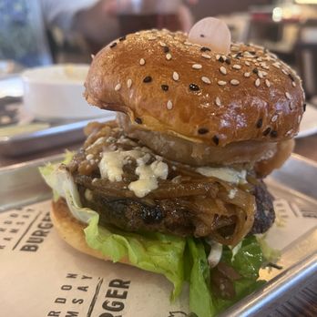 Gordon Ramsay Burger - Salad Near Me - Chicago, Illinois