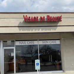 Visage De Beaute - Outside