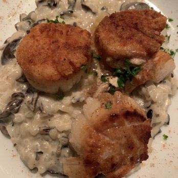 TableVine - Mushroom risotto with scallops - Wine Bars Near Me - Sacramento, California TableVine - Mushroom risotto with scallops - Wine Bars Near Me - Sacramento, California