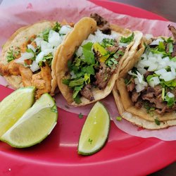 Guacamole Resturant - Steak and chicken tacos