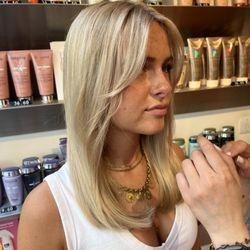 Feel Hairdressers - From brown to blonde.