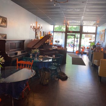 Latte Lounge - a view of the living room and dining area - Coffee & Tea Near Me - Warsaw, Indiana