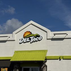 Del Taco - Outside Sign