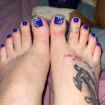 Daisy Nails - Design by Hannah - Nail Salons Near Me - Lancaster, California Daisy Nails - Design by Hannah - Nail Salons Near Me - Lancaster, California
