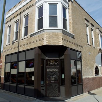 Lakeside Bar - the front of the building - Bars Near Me - Chicago, Illinois