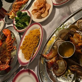 Cafe Salamanca - Stuffed Lobster, Grilled seafood platter, rice, plantain chips! Yummmm - Spanish Near Me - Jackson Heights, New York Cafe Salamanca - Stuffed Lobster, Grilled seafood platter, rice, plantain chips! Yummmm - Spanish Near Me - Jackson Heights, New York