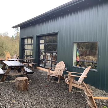 Bellingar Estates - the outside of the building - Wine Tasting Room Near Me - Newberg, Oregon Bellingar Estates - the outside of the building - Wine Tasting Room Near Me - Newberg, Oregon