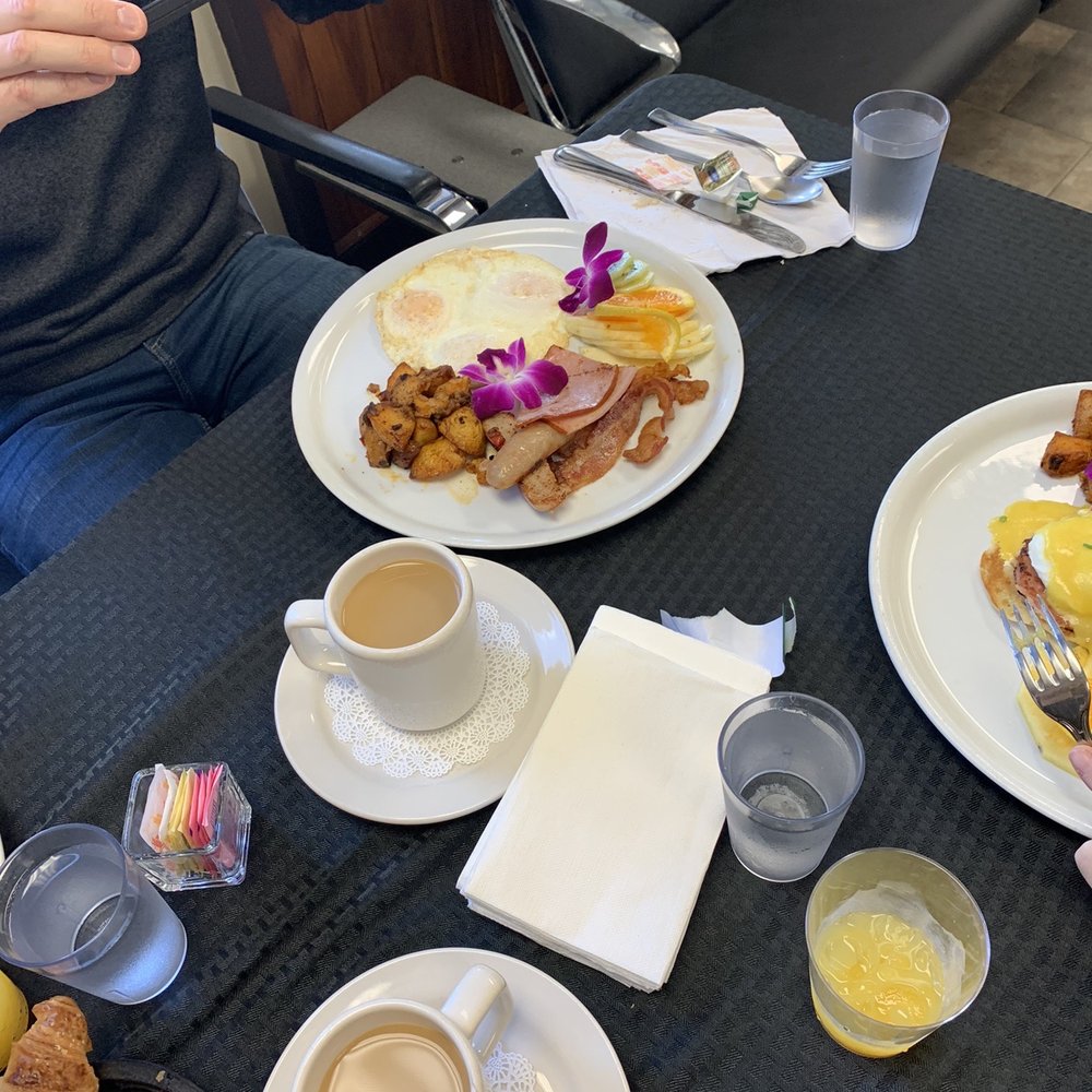 Cafe Volo - Three little pigs! - Cafes Near Me - West Hampton Beach, New York