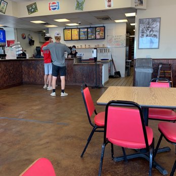Billy Bob's Hamburgers - Fantastic dining room! - Burgers Near Me - Uvalde, Texas