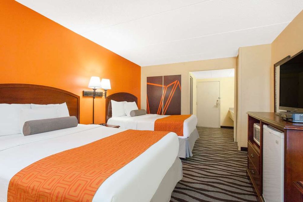 HOWARD JOHNSON BY WYNDHAM SUFFERN Updated September 2024 30 Photos