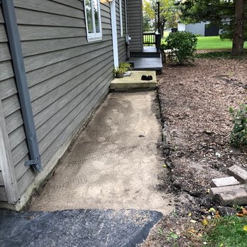 Bright Green Landscapes - Paver Patio Installation Elgin, IL - Snow Removal Near Me - Elgin, Illinois