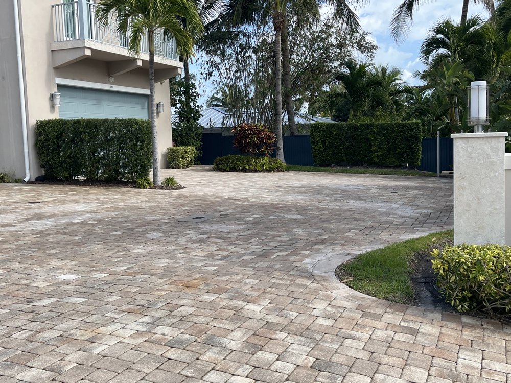 Slide of R N R Pressure Cleaning and Roof Washing