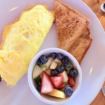 Bungalow Heights - Build your own omelet - Bars Near Me - Houston, Texas