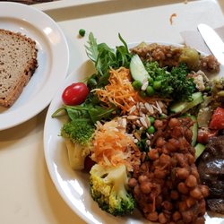 Prodejna Country Life Melantrichova - All the yummy veggies and some bread